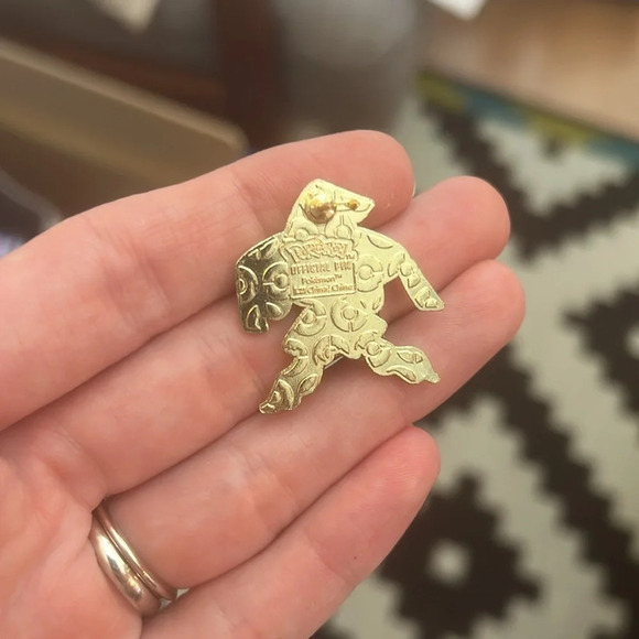 POKEMON OFFICIALLY LICENSED 1" JIRACHI COLLECTOR'S PIN/BADGE - Picture 3 of 3